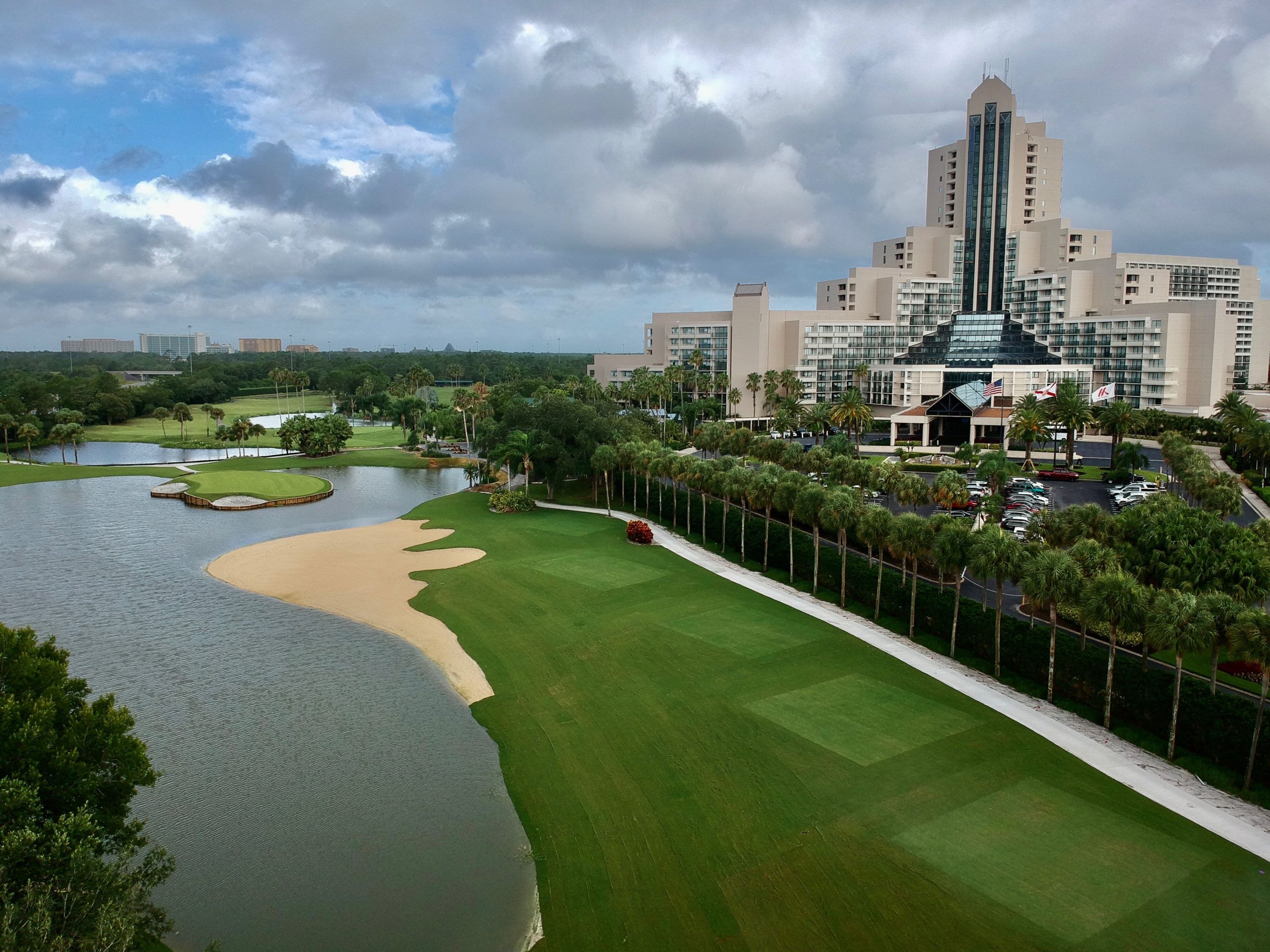 hawks-landing-golf-club-in-orlando-unveils-new-island-green.jpg