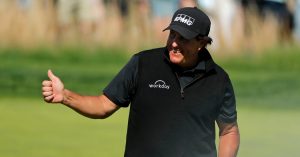 at-p-g-a-championship-its-thumbs-up-for-phil-mickelson-despite-the-fight.jpg