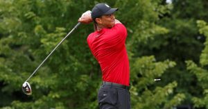 tiger-woods-undergoes-minor-knee-surgery.jpg