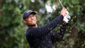 woods-bogeys-first-three-holes-in-japan-but-fights-back-to-share-lead.jpg