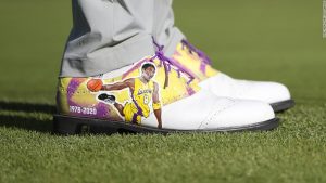 tiger-woods-touches-supernatural-039-kobe-bryant-039-putt.jpg
