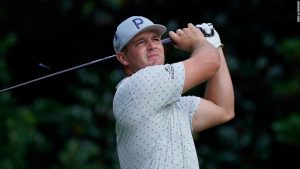 dechambeau-hopes-that-a-lack-of-regular-customers-at-masters-can-give-him-an-advantage-039.jpg