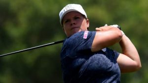 saudi-ladies-international-lydia-hall-two-off-lead-halfway.jpg